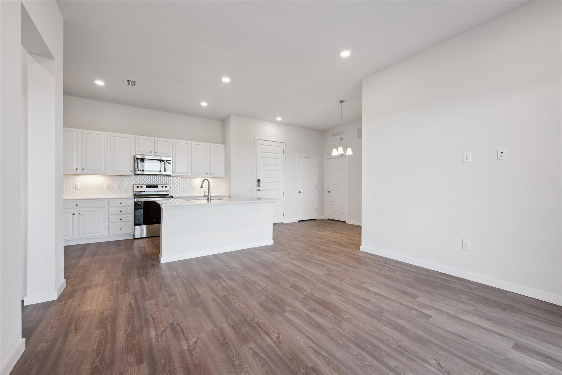 2404 485 Interlocken Blvd., #404