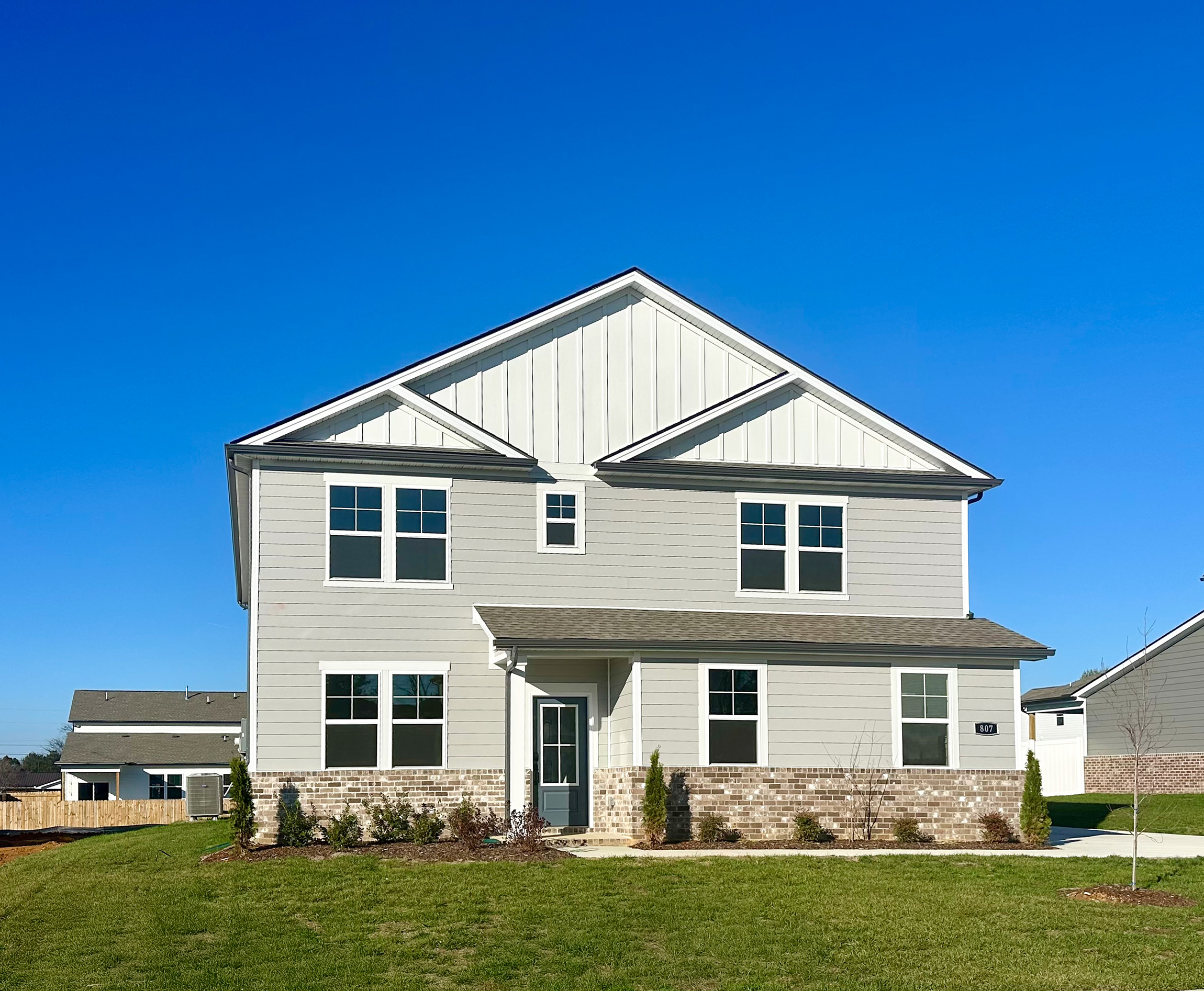 0018 807 Averitt Lane