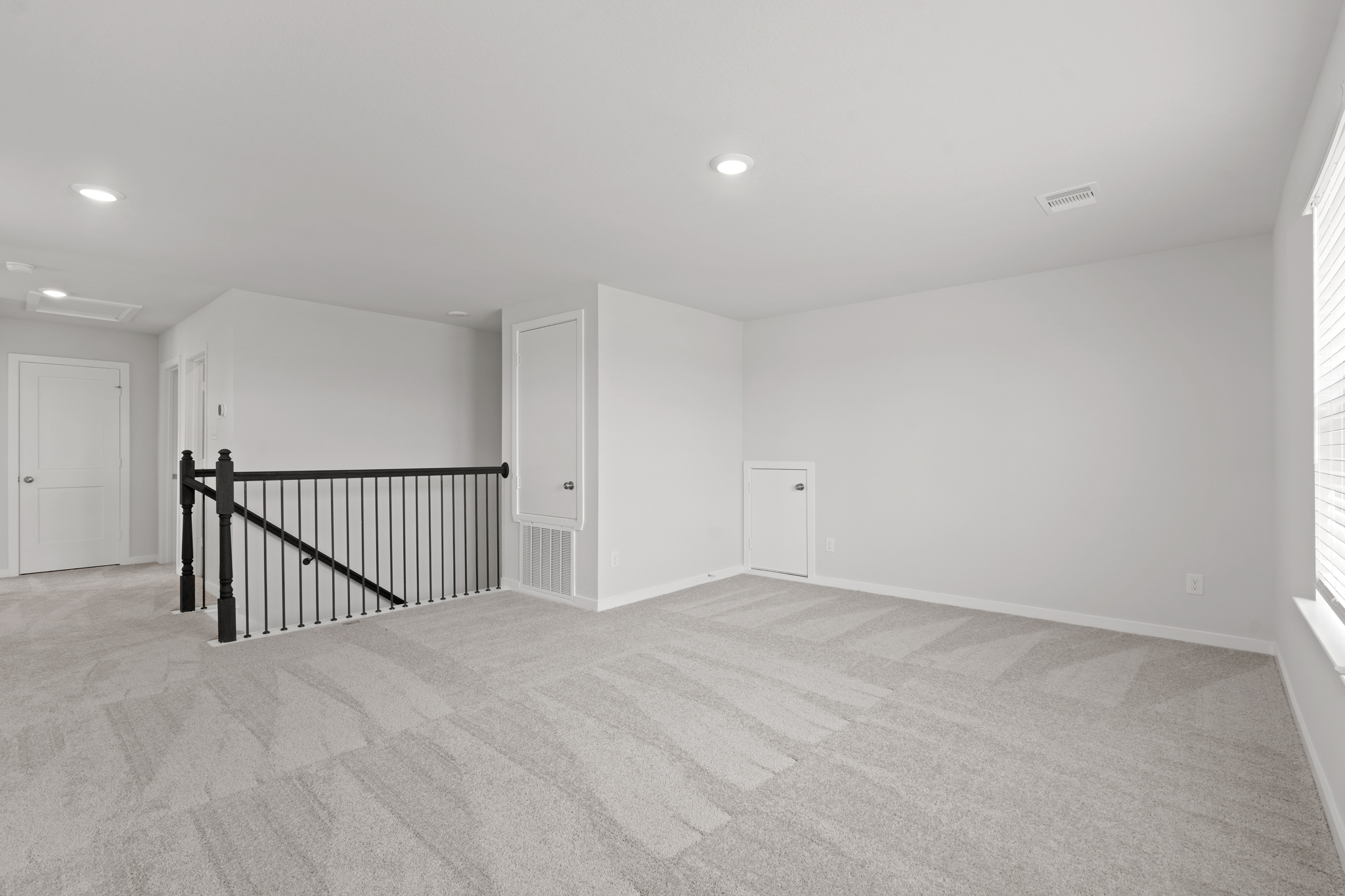 A large empty room.