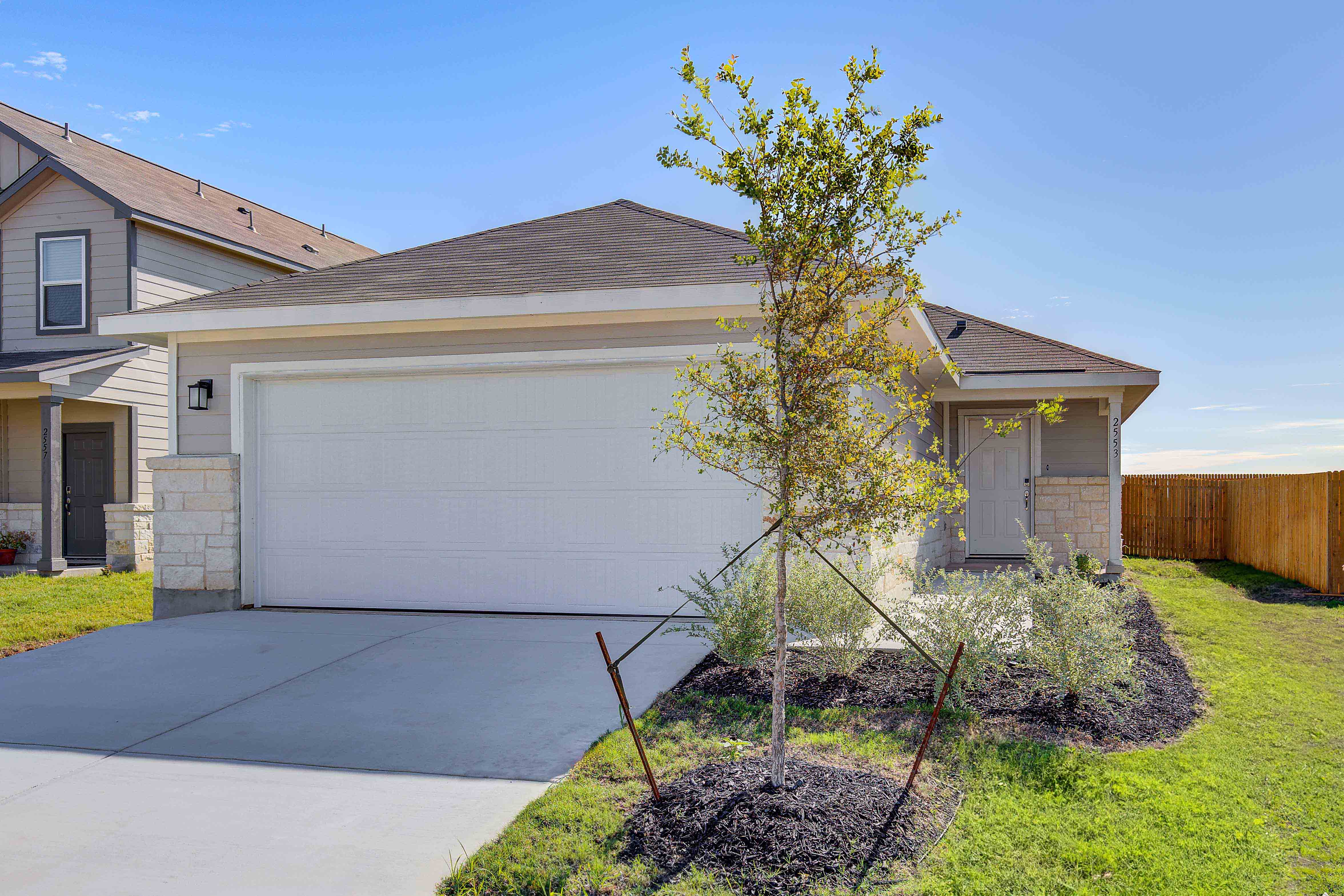 435163 2553 Solon Lane